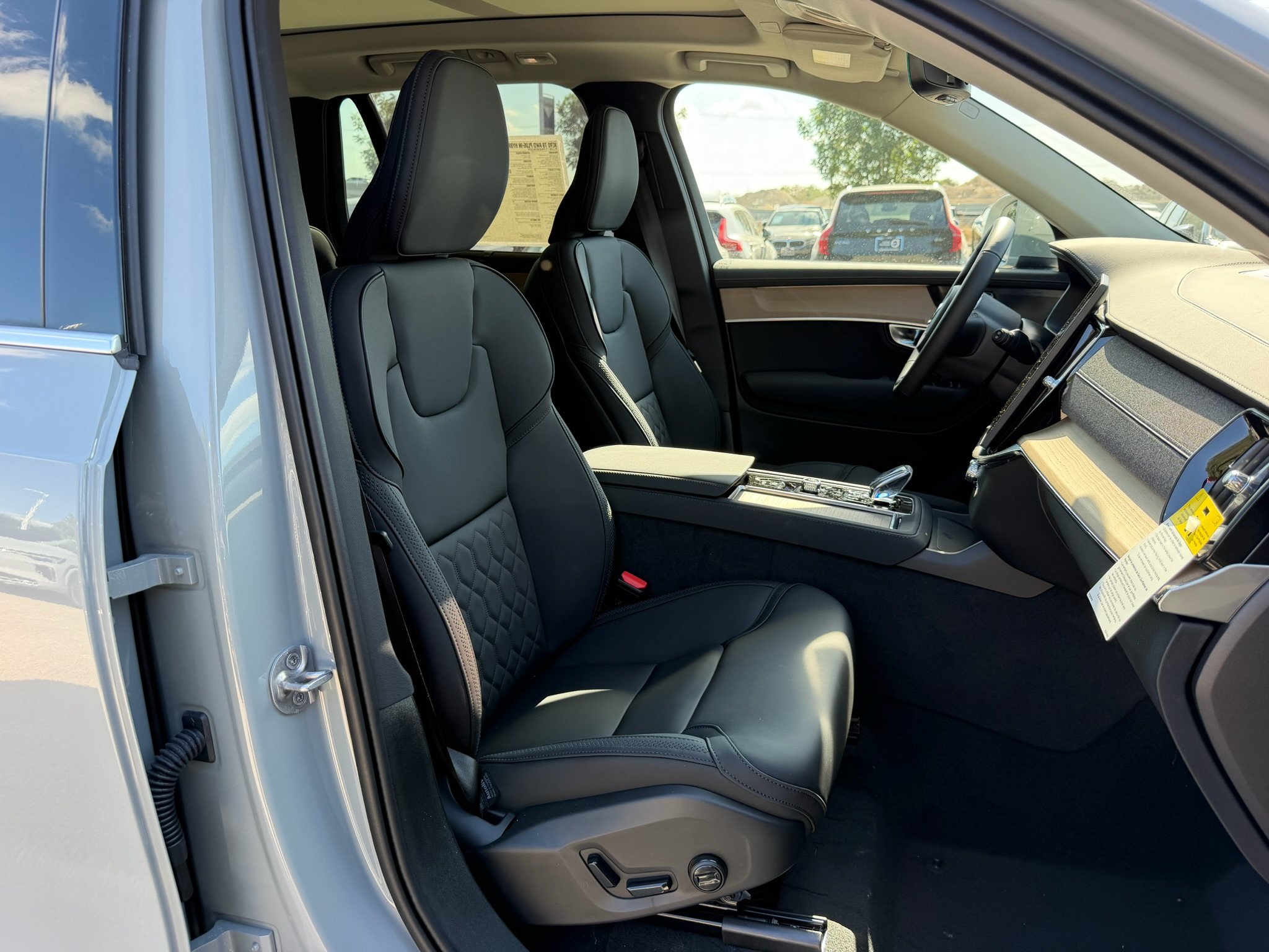 New 2027 Volvo XC90 T8 Bright AWD/4WD image 8