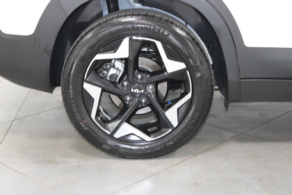 Used 2025 Kia Seltos EX w/ EX Sunroof Package FWD image 13