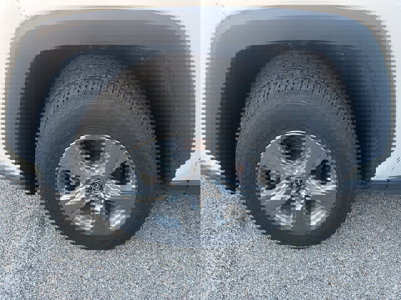 Used 2025 Toyota RAV4 XLE image 13