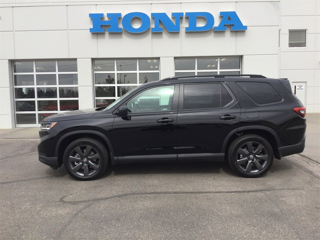 New 2025 Honda Pilot Sport image 7