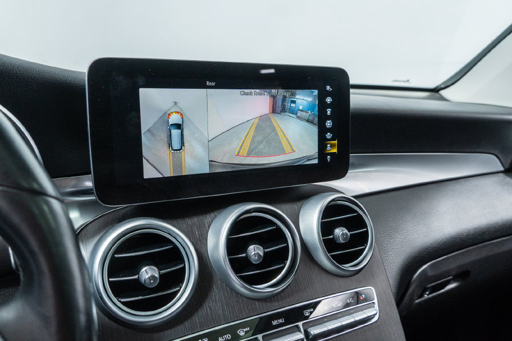 Used 2021 Mercedes-Benz GLC 300 4MATIC w/ Multimedia Package image 19
