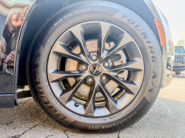 Used 2021 Chrysler Pacifica Touring-L w/ Premium & Safety Sphere Group FWD image 20