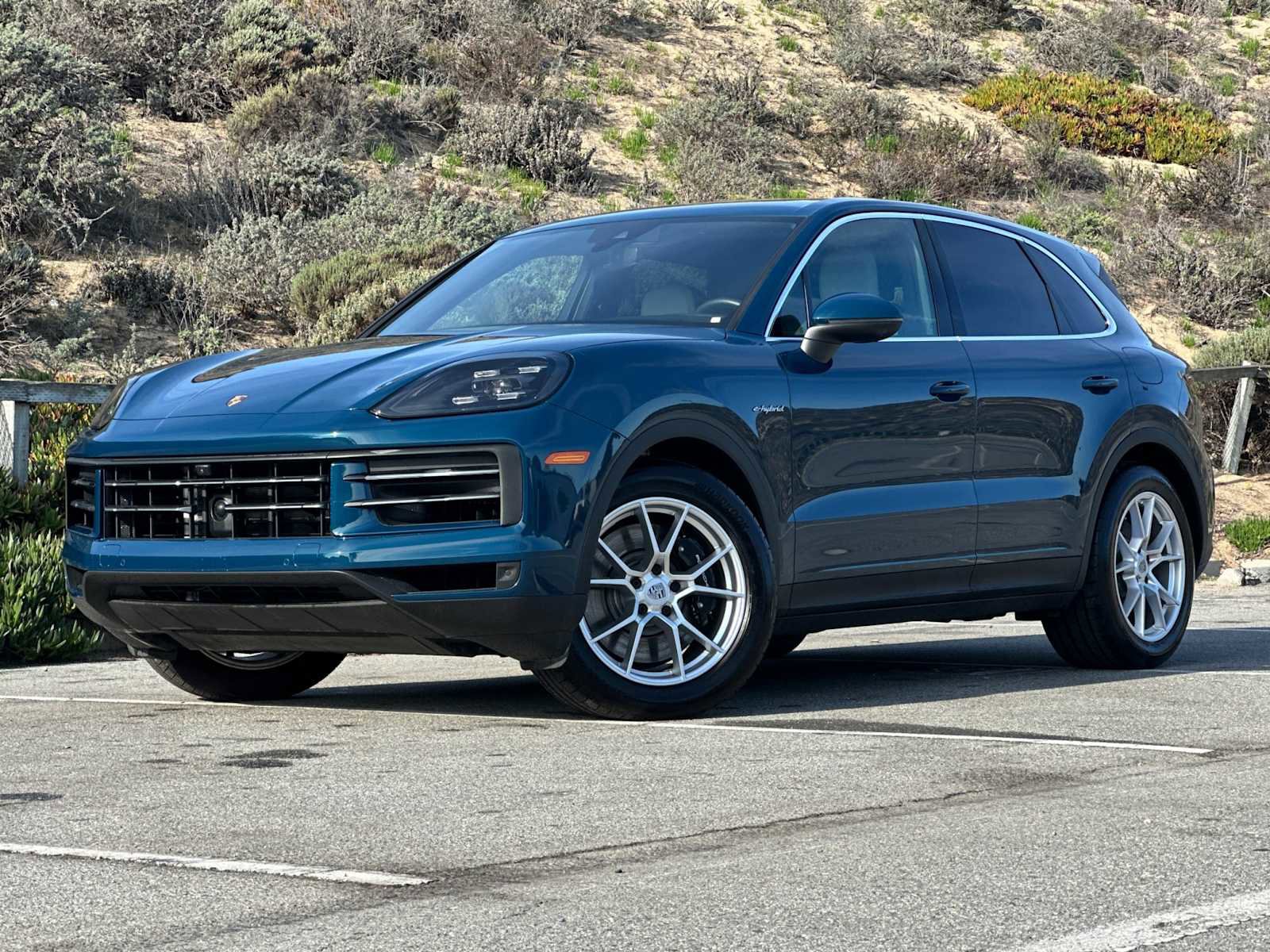 Certified 2024 Porsche Cayenne S AWD/4WD image 1