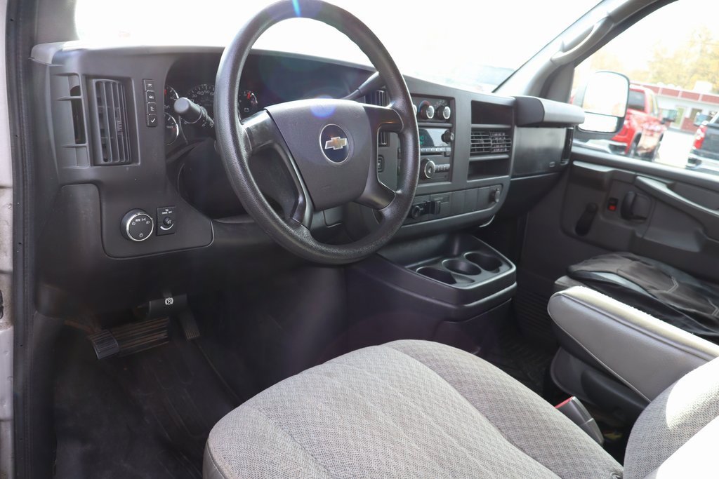 Used 2009 Chevrolet Express 1500 image 6