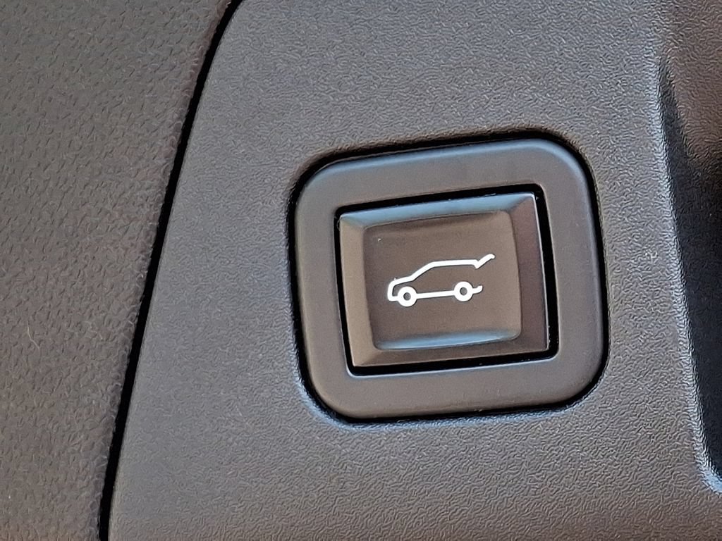 Used 2021 Buick Envision Essence AWD/4WD image 29
