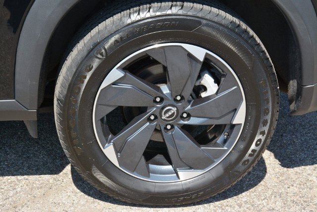 Used 2024 Nissan Rogue SV AWD/4WD image 32