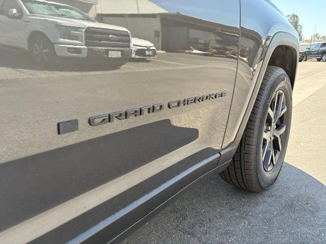 New 2026 Jeep Grand Cherokee Altitude AWD/4WD image 10