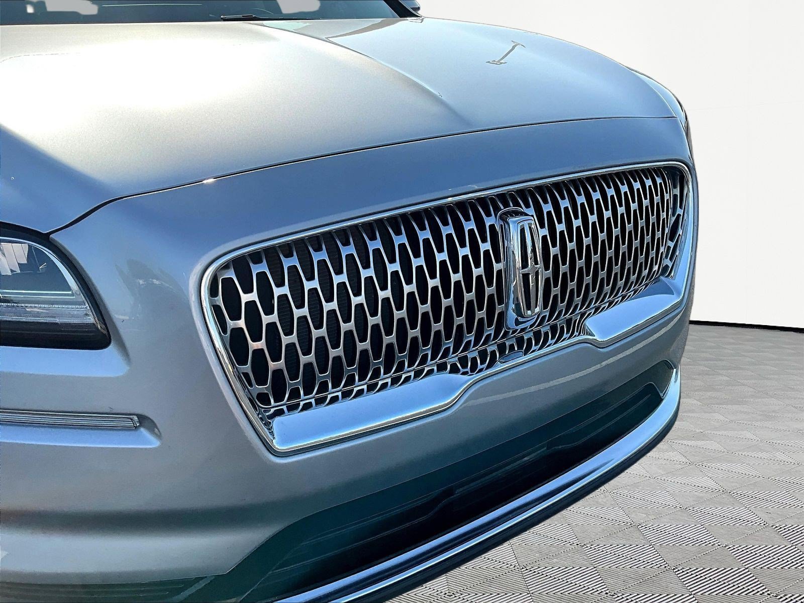 Used 2023 Lincoln Nautilus Reserve AWD/4WD image 32