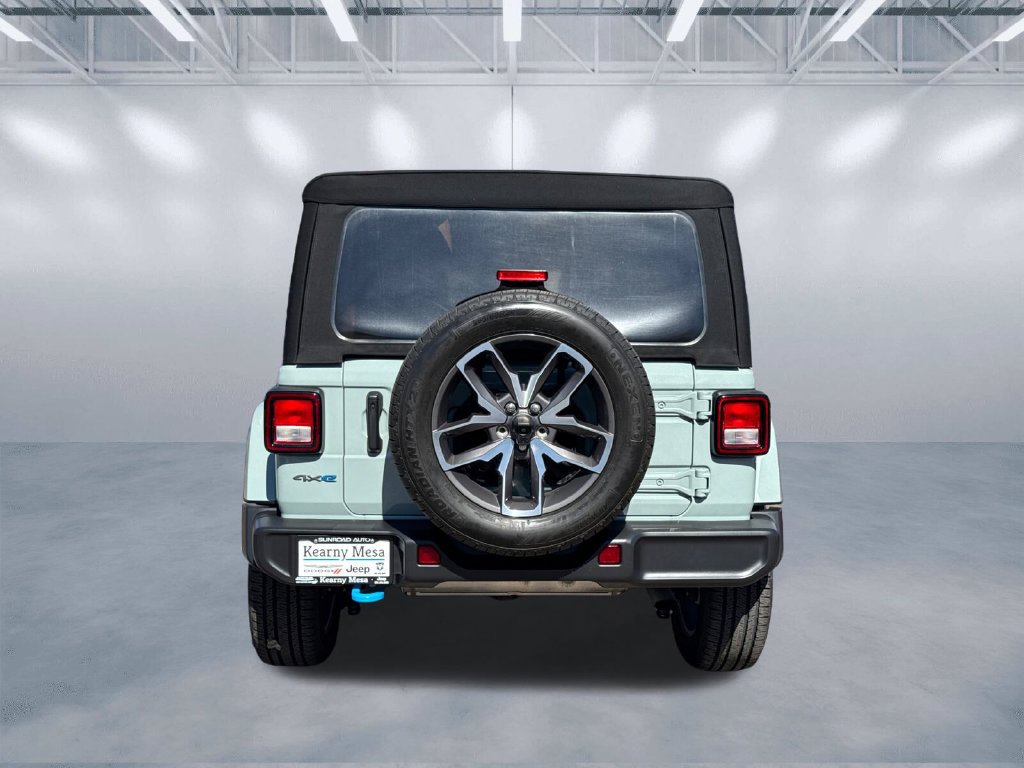 Certified 2024 Jeep Wrangler Unlimited w/ Convenience Group AWD/4WD image 5