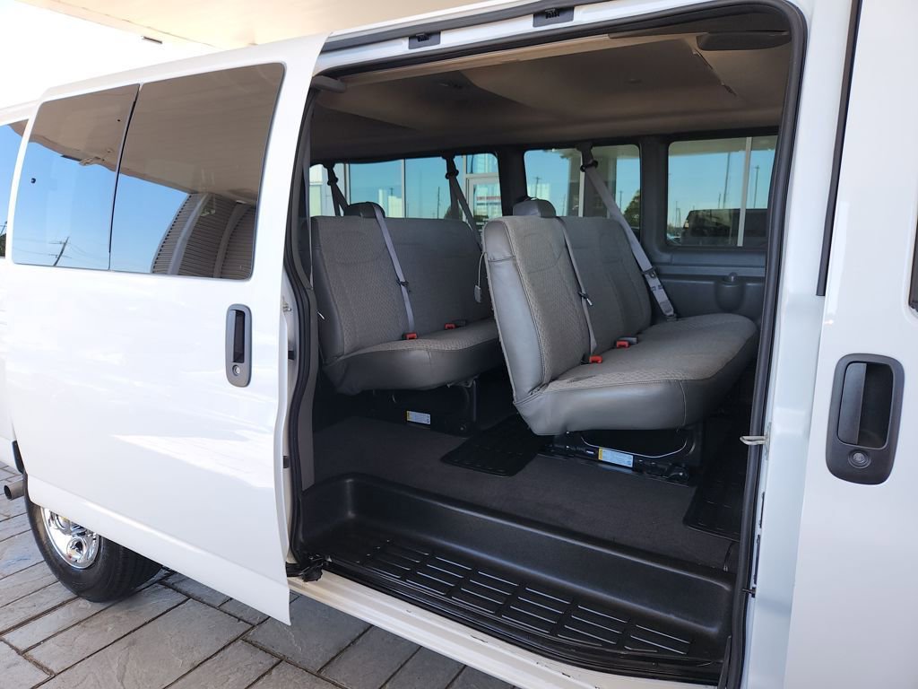 Used 2025 Chevrolet Express 3500 LT w/ LT Preferred Equipment Group image 14