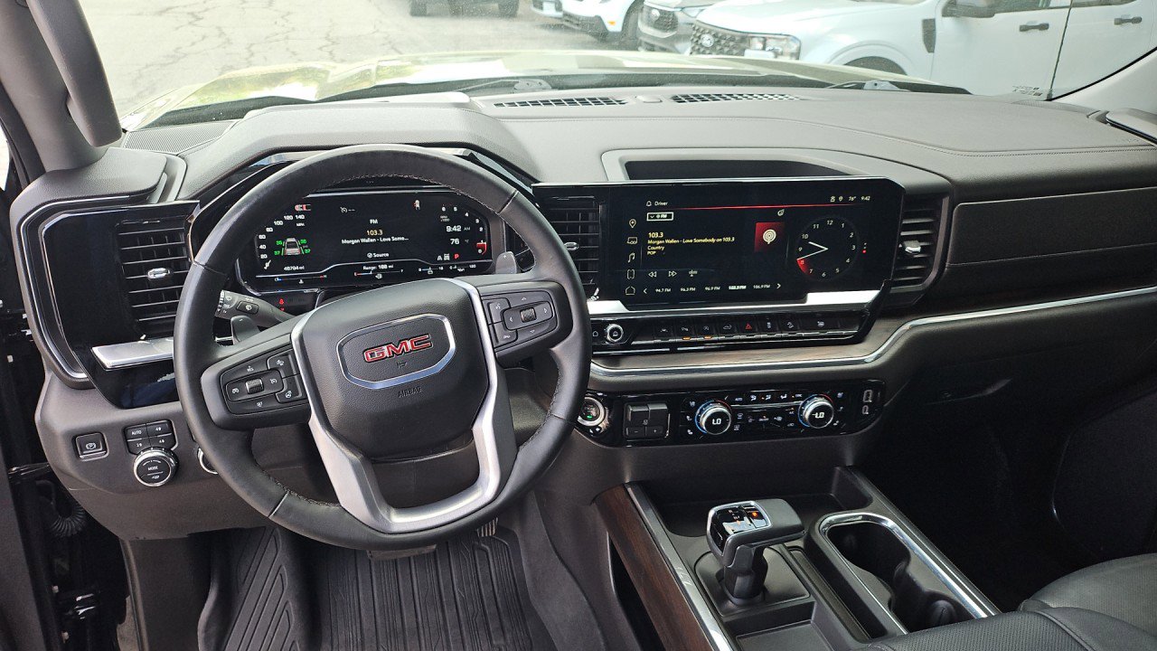 Used 2024 GMC Sierra 1500 SLT w/ SLT Premium Plus Package AWD/4WD image 16
