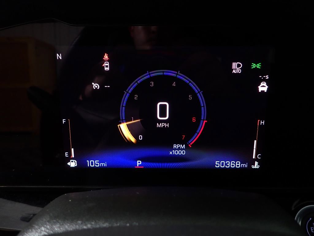 Used 2024 Chevrolet Trax RS FWD image 24
