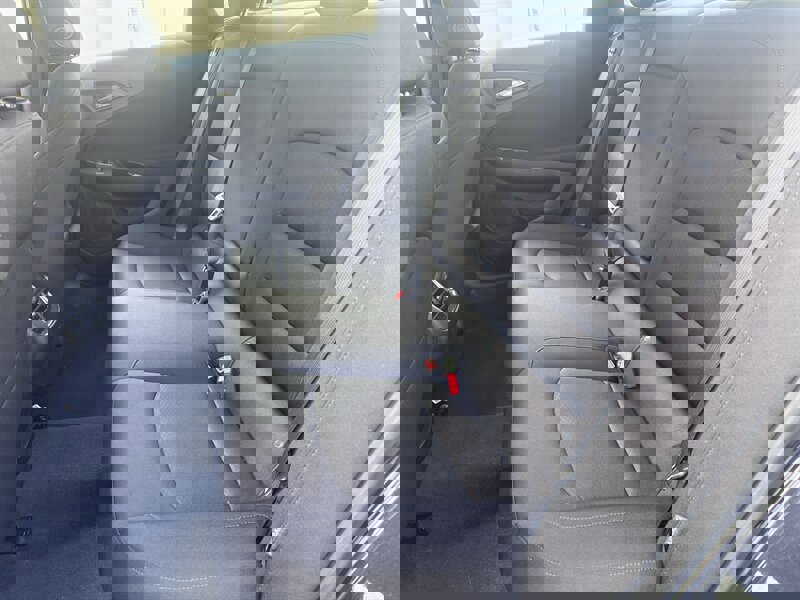 Used 2023 Chevrolet Malibu LT image 14