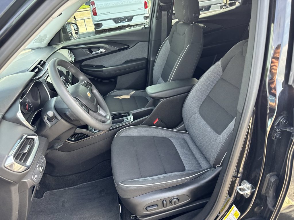 Certified 2021 Chevrolet TrailBlazer LT w/ Convenience Package FWD image 26