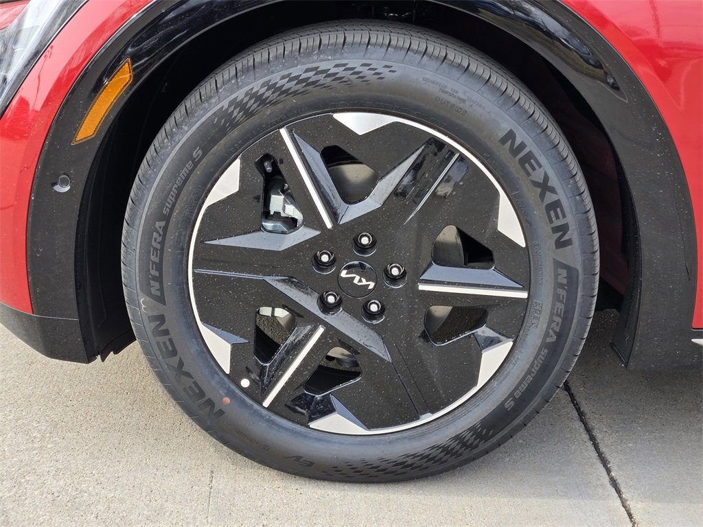 New 2025 Kia EV6 Wind image 8