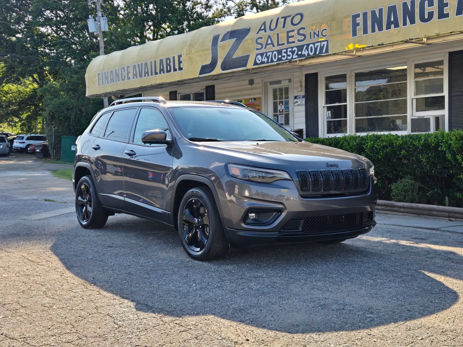 Used 2020 Jeep Cherokee Latitude Plus FWD image 1