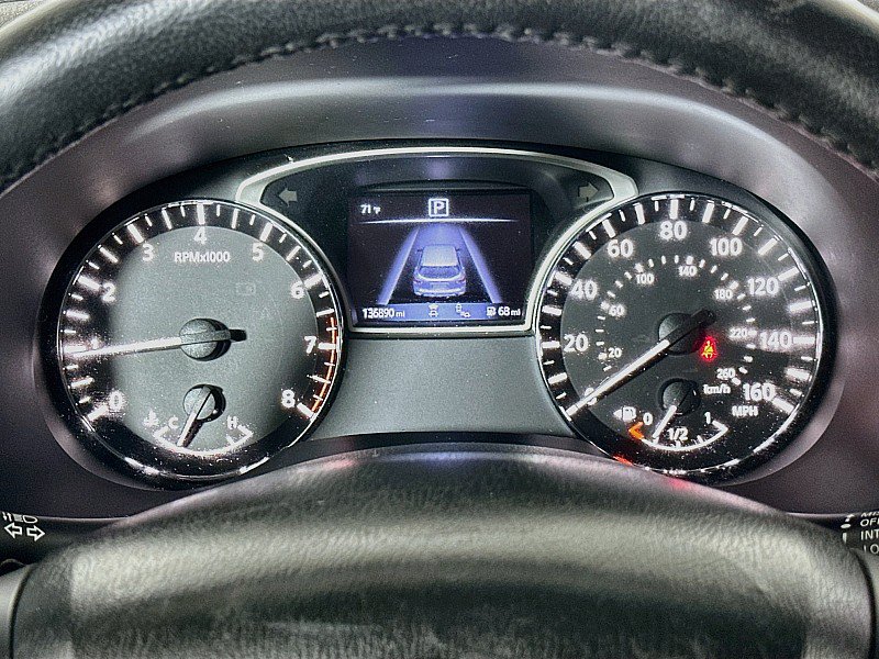 Used 2020 Nissan Pathfinder SL FWD image 13