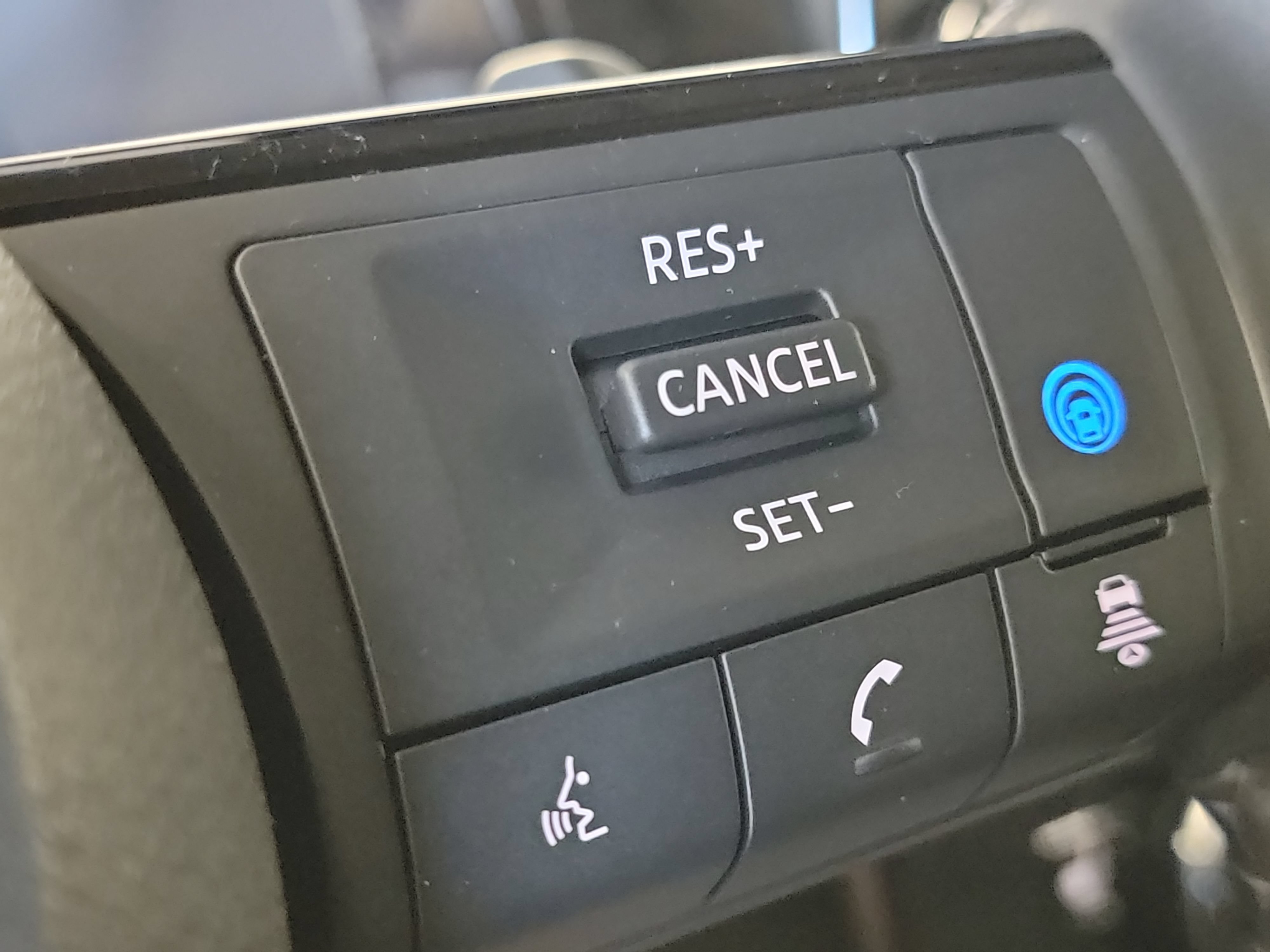 Used 2024 Nissan Pathfinder SL AWD/4WD image 33