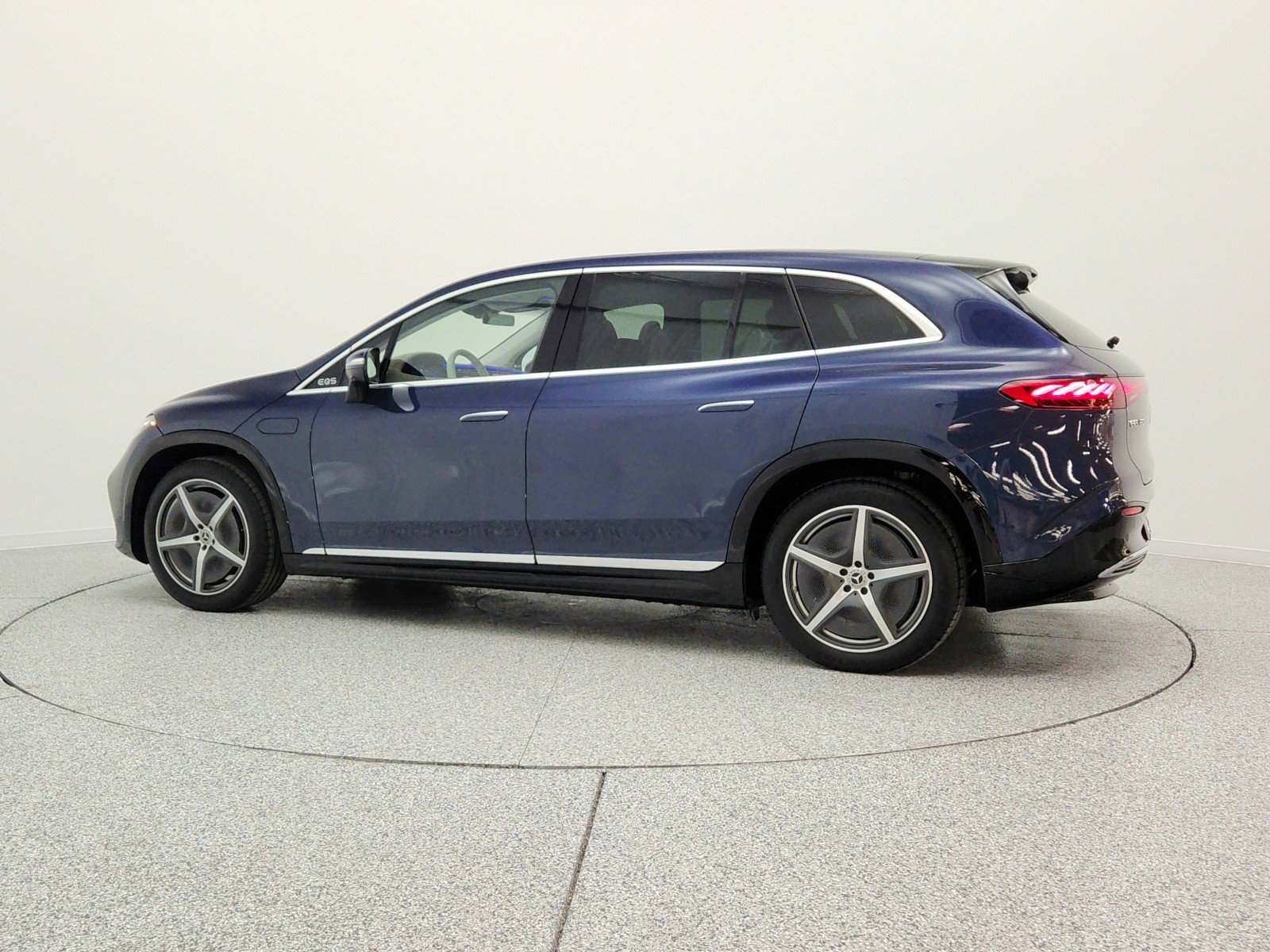 Certified 2023 Mercedes-Benz EQS 580 4MATIC SUV image 8