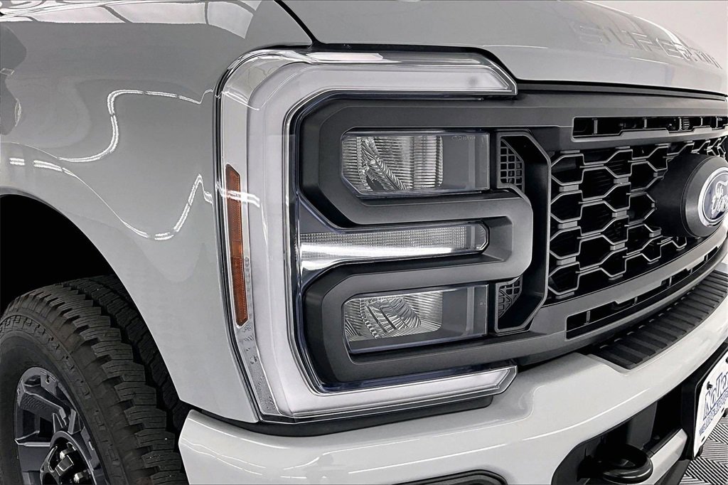 Used 2026 Ford F250 XL w/ STX Appearance Package image 30