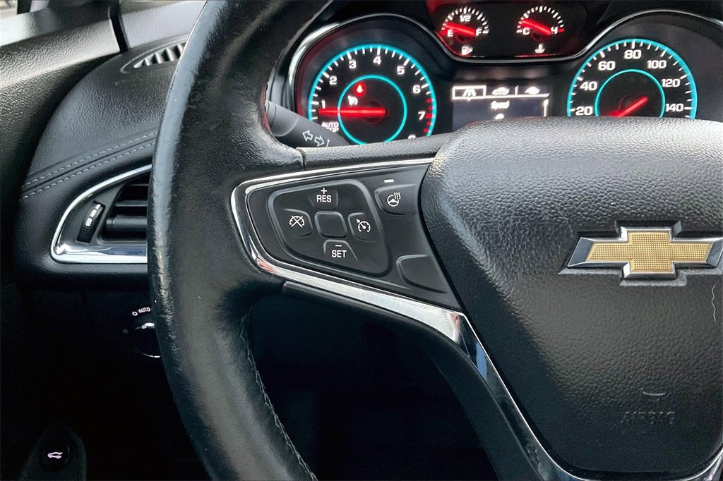 Used 2017 Chevrolet Cruze Premier image 18