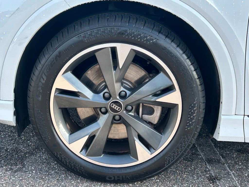 Used 2024 Audi Q4 e-tron Premium w/ Convenience Package image 44