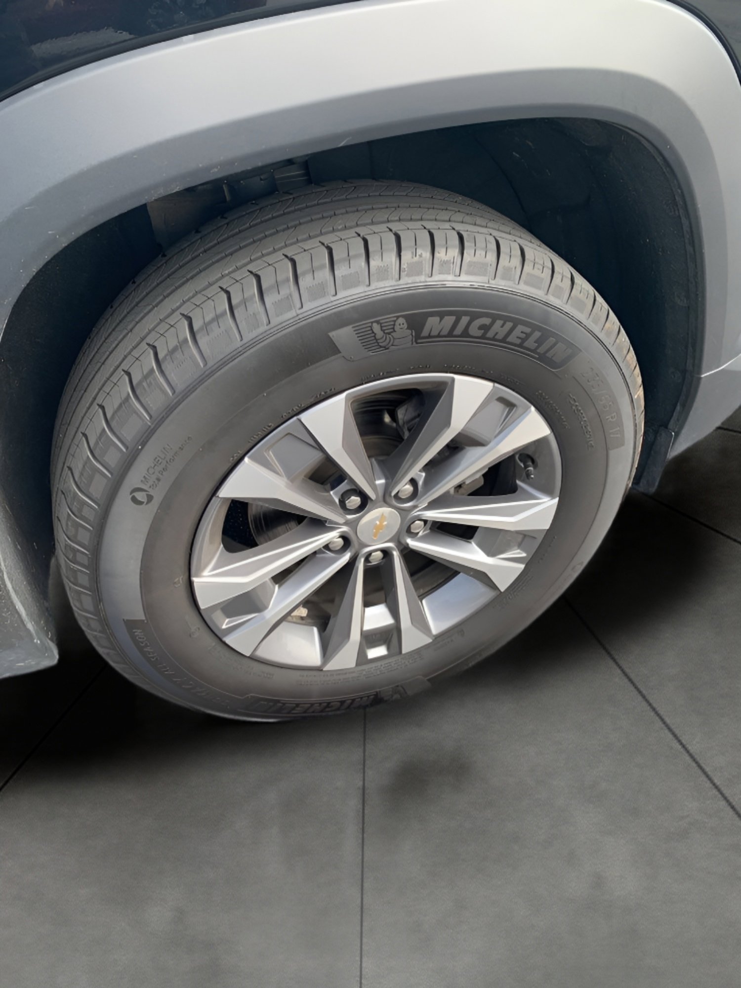 Used 2025 Chevrolet Equinox LT AWD/4WD image 25
