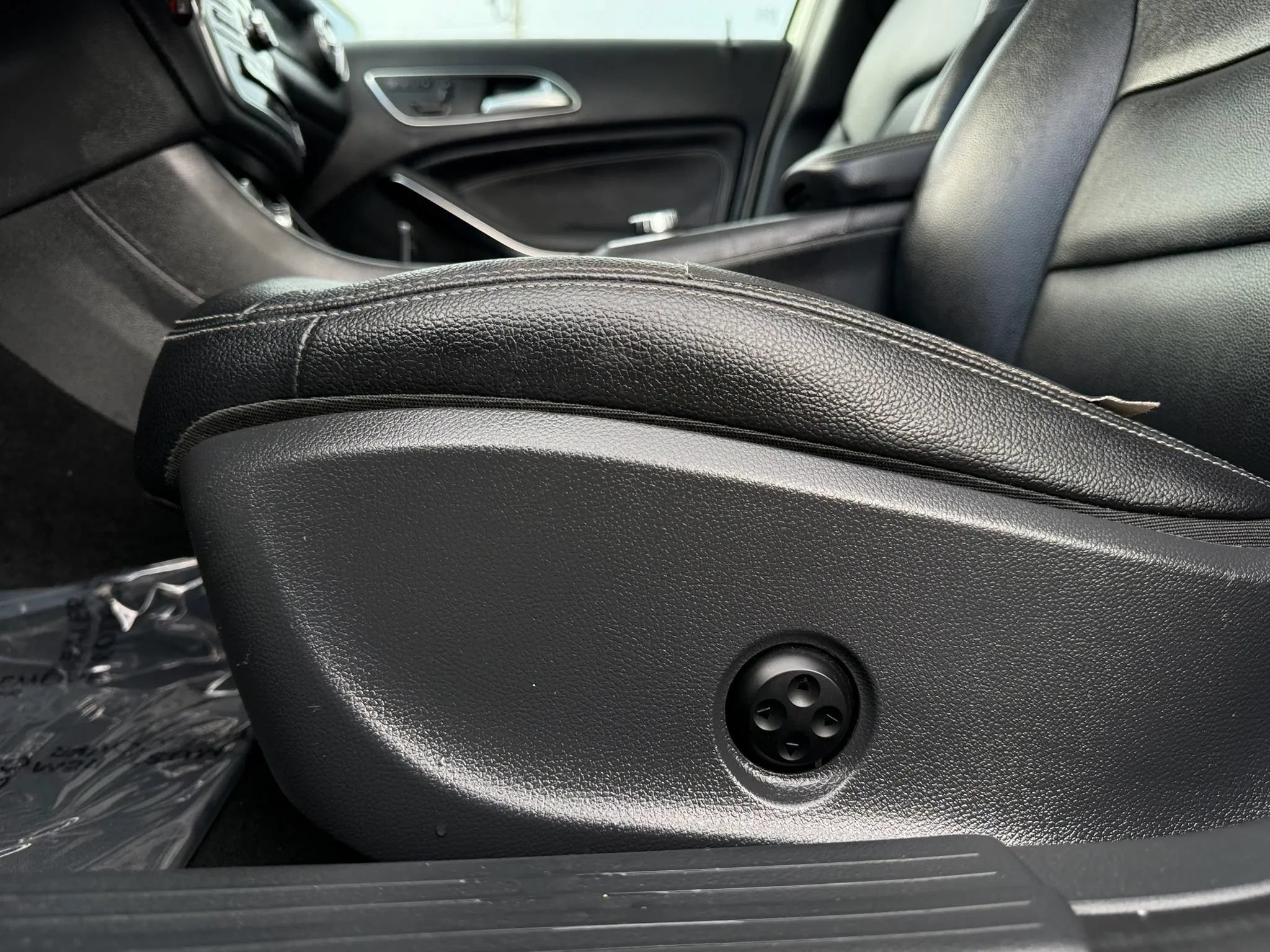 Used 2015 Mercedes-Benz GLA 250 image 30