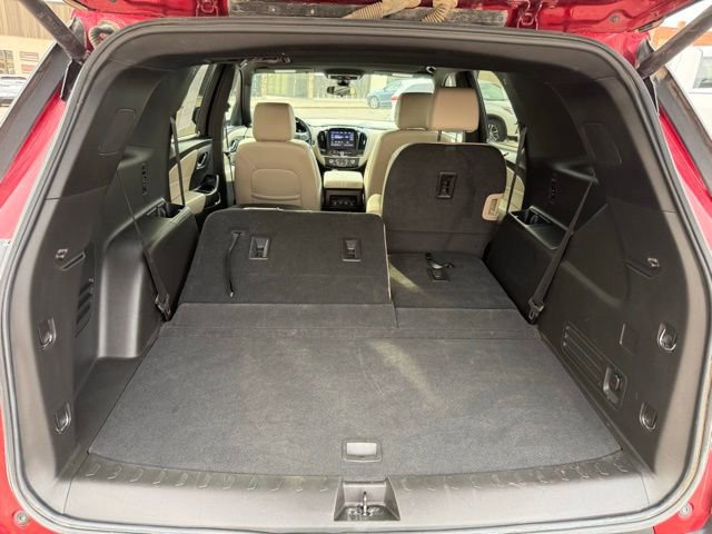 Used 2023 Chevrolet Traverse LT image 33