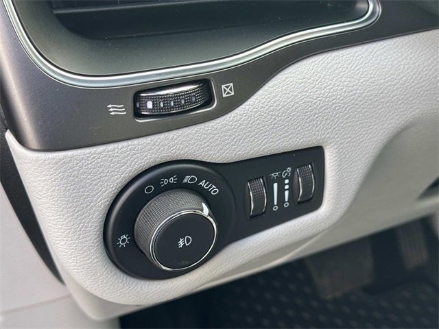 Used 2021 Jeep Cherokee Latitude Plus image 28