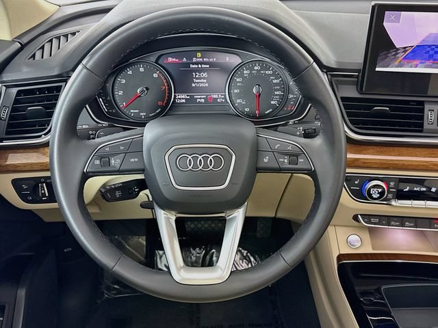 Used 2023 Audi Q5 2.0T Premium w/ Convenience Package AWD/4WD image 11