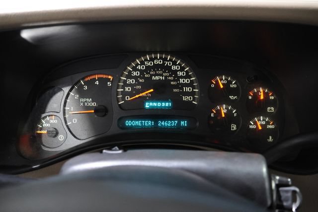 Used 2004 Chevrolet Silverado 2500 LT w/ Heavy-Duty Power Package AWD/4WD image 22