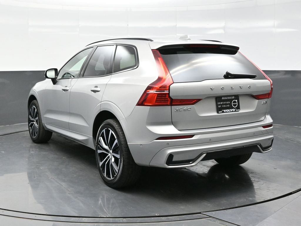 Used 2025 Volvo XC60 B5 Plus image 5