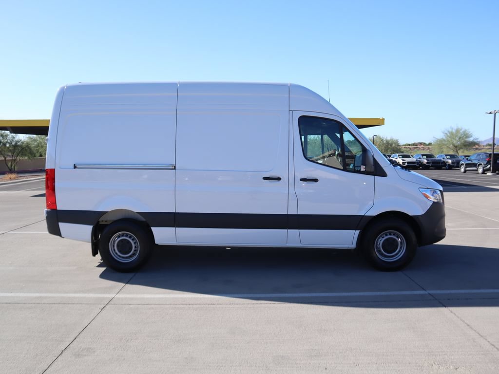Used 2025 Mercedes-Benz Sprinter 2500 image 4