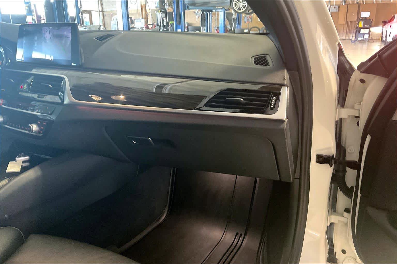 Used 2019 BMW 530i w/ Convenience Package RWD image 16
