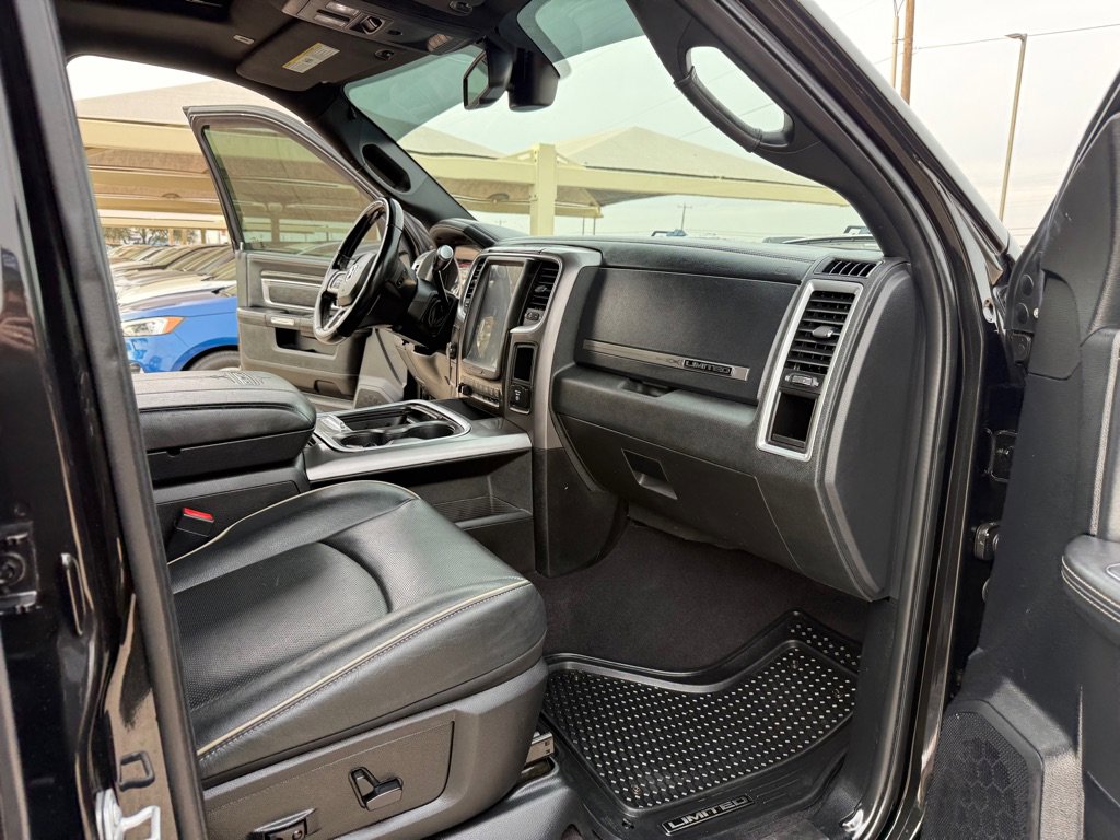 Used 2017 RAM 3500 Laramie Longhorn image 18