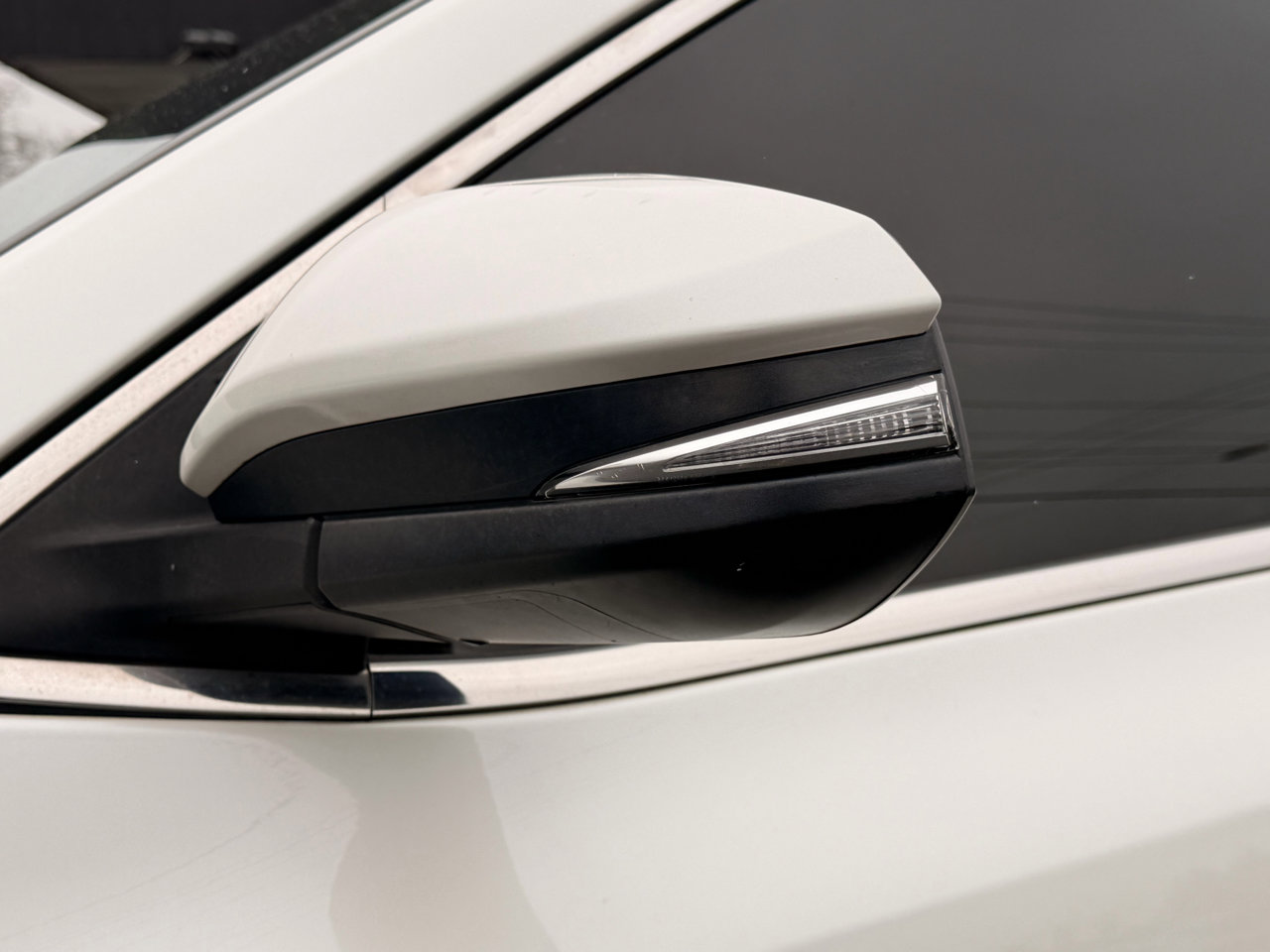 Used 2017 Toyota Highlander SE w/ Carpet Mat Package image 10