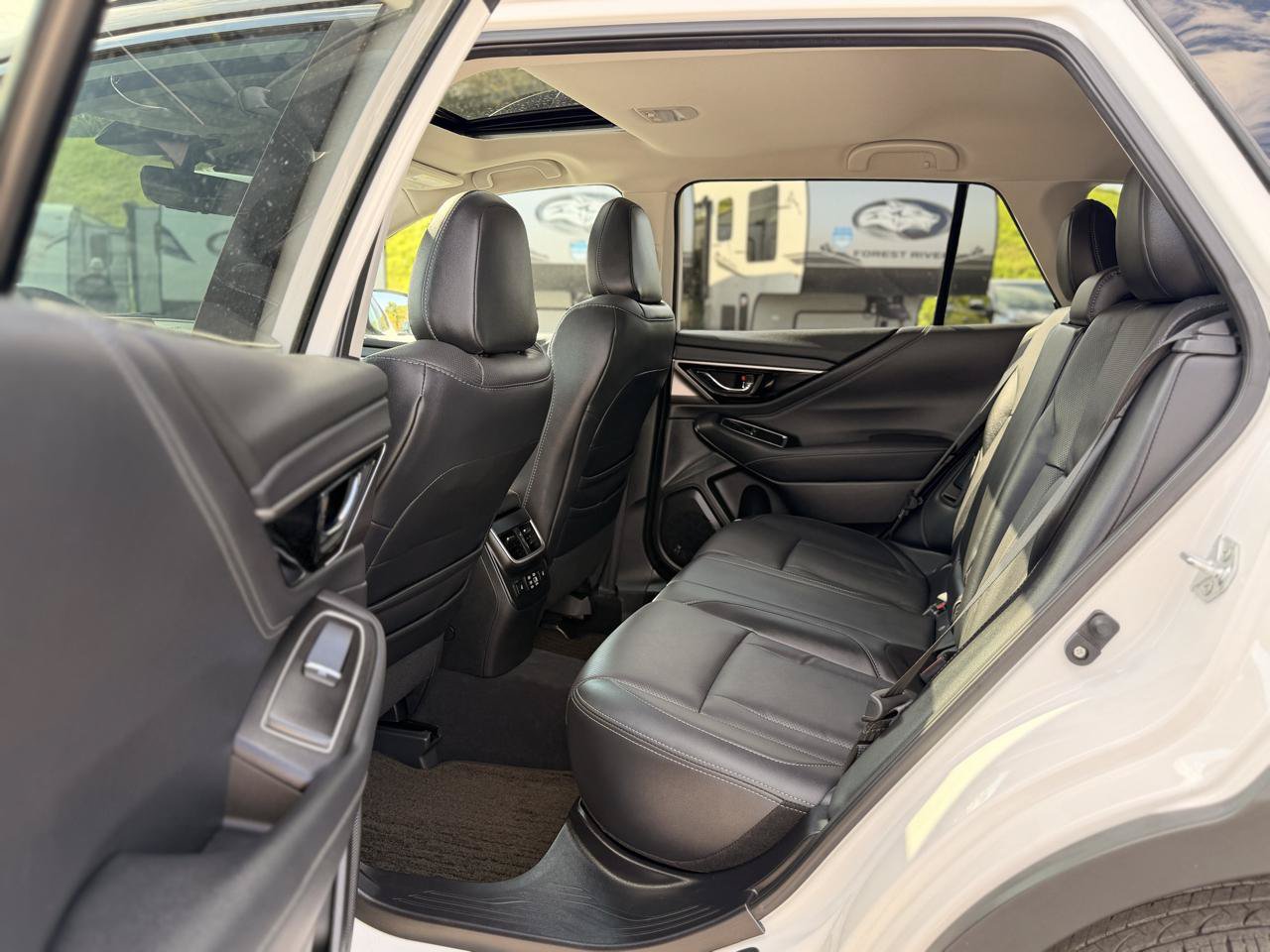 Used 2025 Subaru Outback Limited AWD/4WD image 14