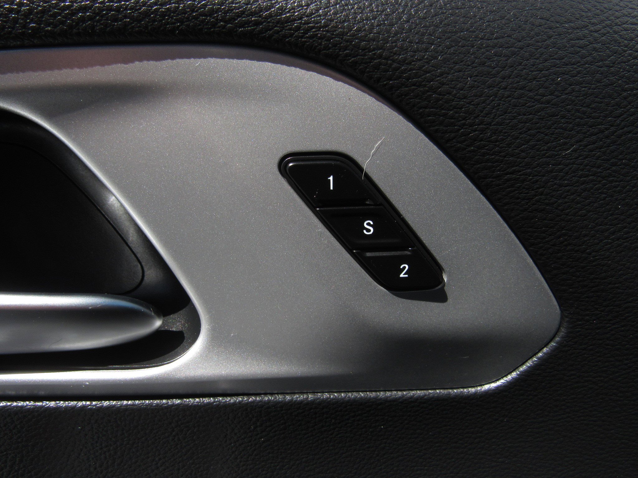 Used 2025 Chrysler Pacifica Limited image 24