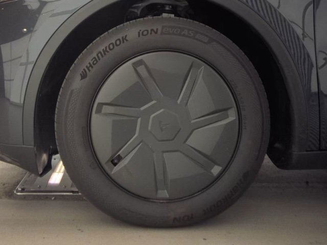 Used 2026 Tesla Model Y AWD image 17