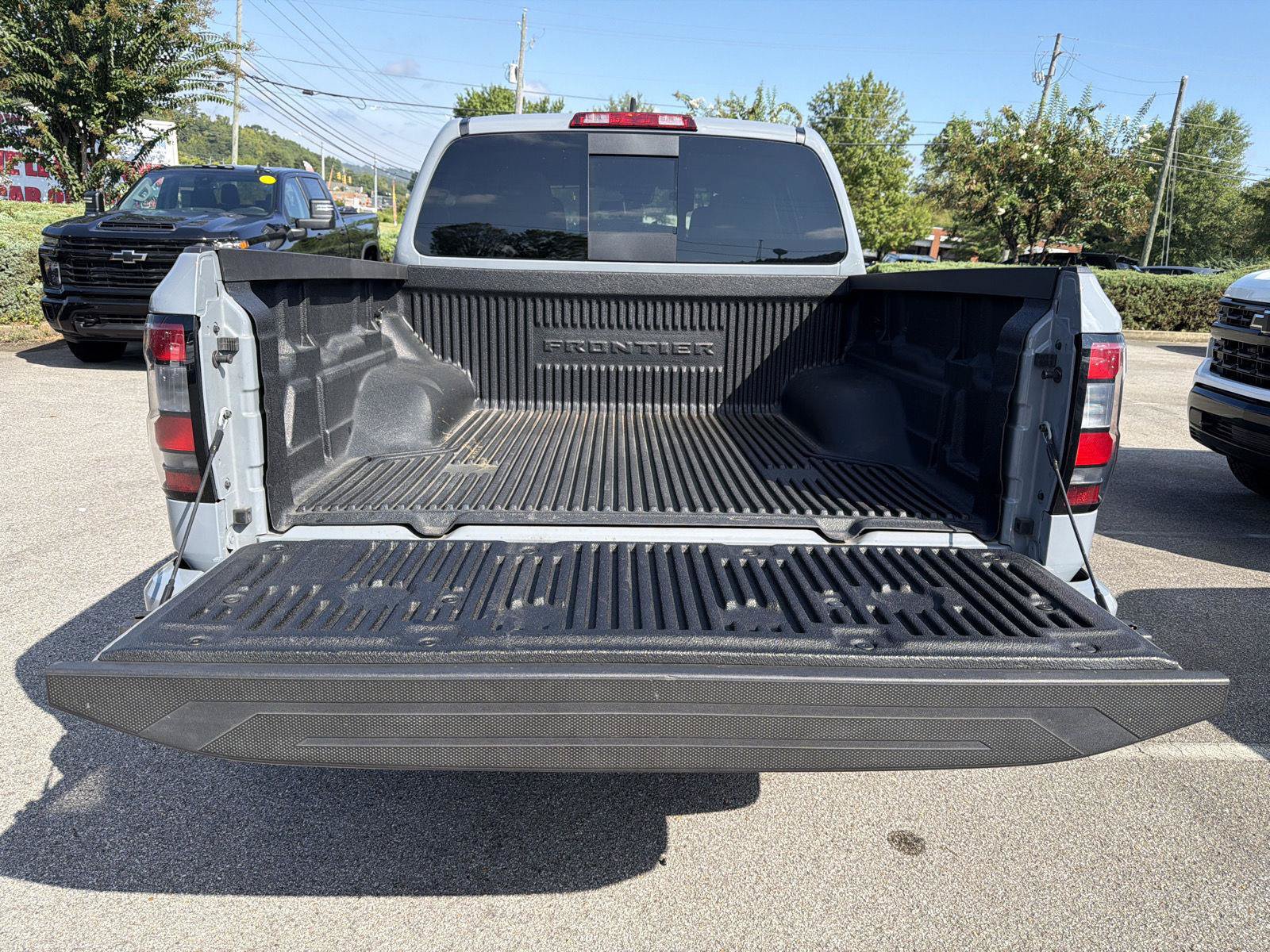 Used 2025 Nissan Frontier PRO-4X AWD/4WD image 4