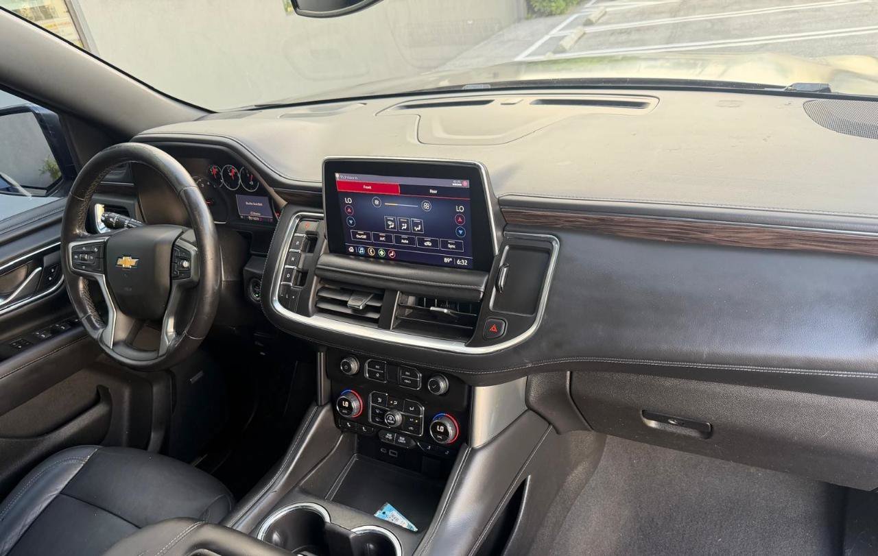 Used 2021 Chevrolet Suburban LT RWD image 23