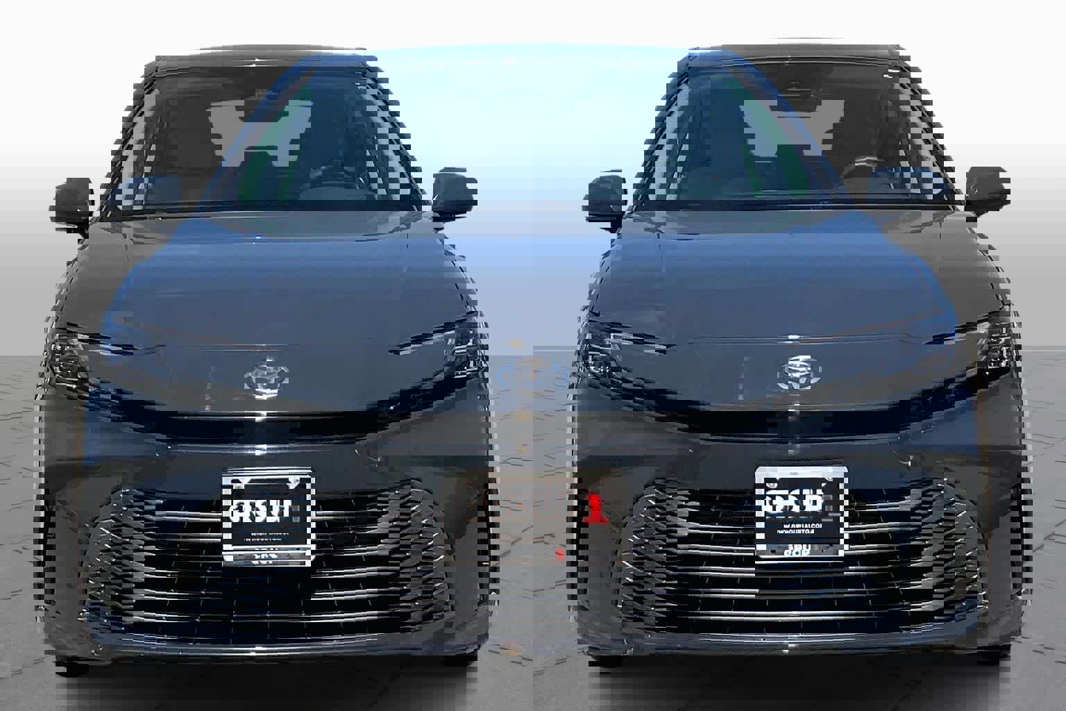 Used 2025 Toyota Camry XLE image 4