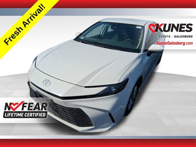 Used 2025 Toyota Camry LE image 1