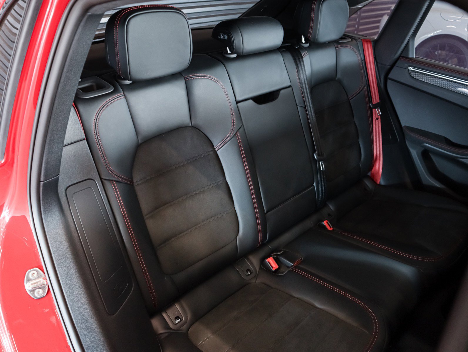 Used 2026 Porsche Macan GTS image 6