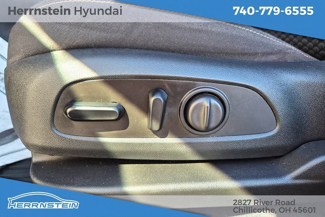 Used 2020 GMC Terrain SLE w/ Driver Convenience Package image 23