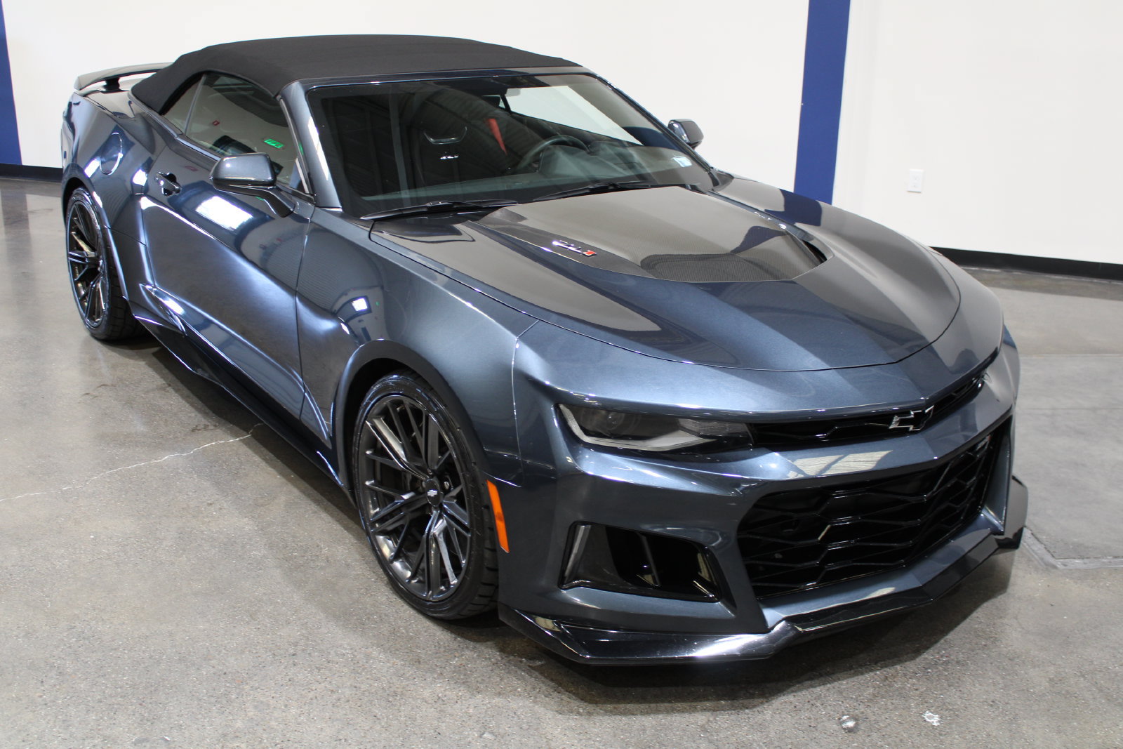Used 2019 Chevrolet Camaro ZL1 RWD image 3