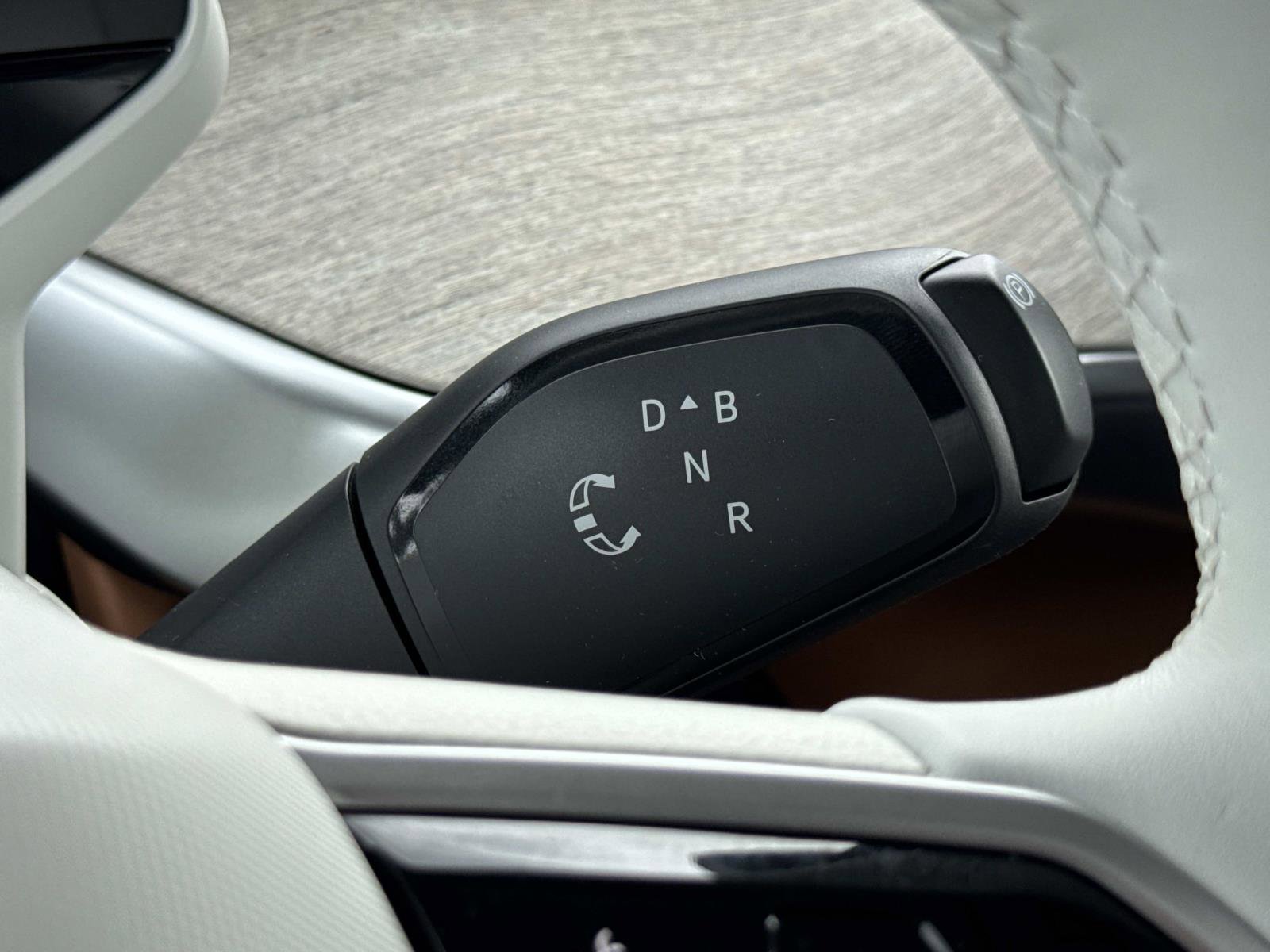 Certified 2025 Volkswagen ID. Buzz 1st Edition AWD/4WD image 20