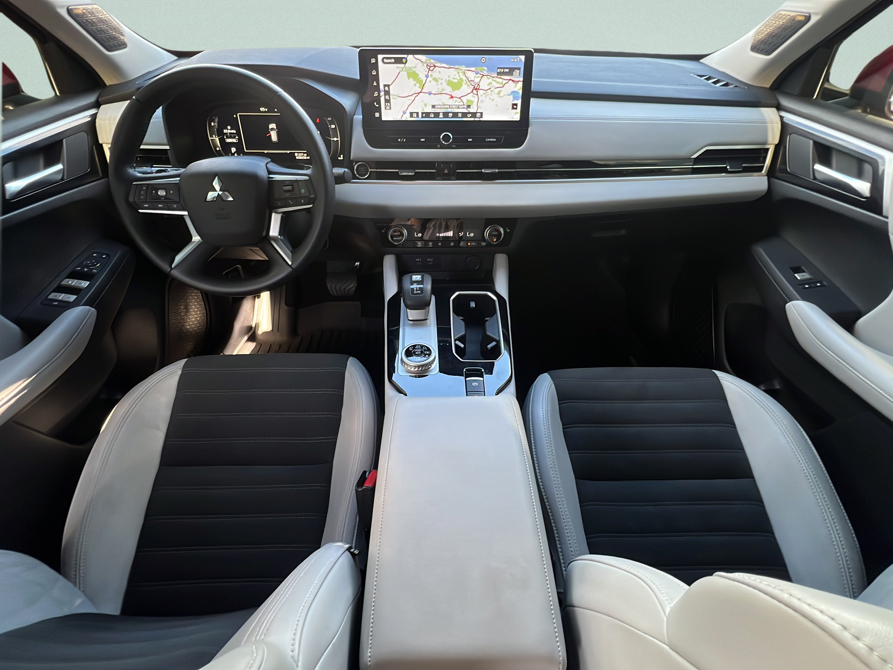 Used 2025 Mitsubishi Outlander SE AWD/4WD image 11