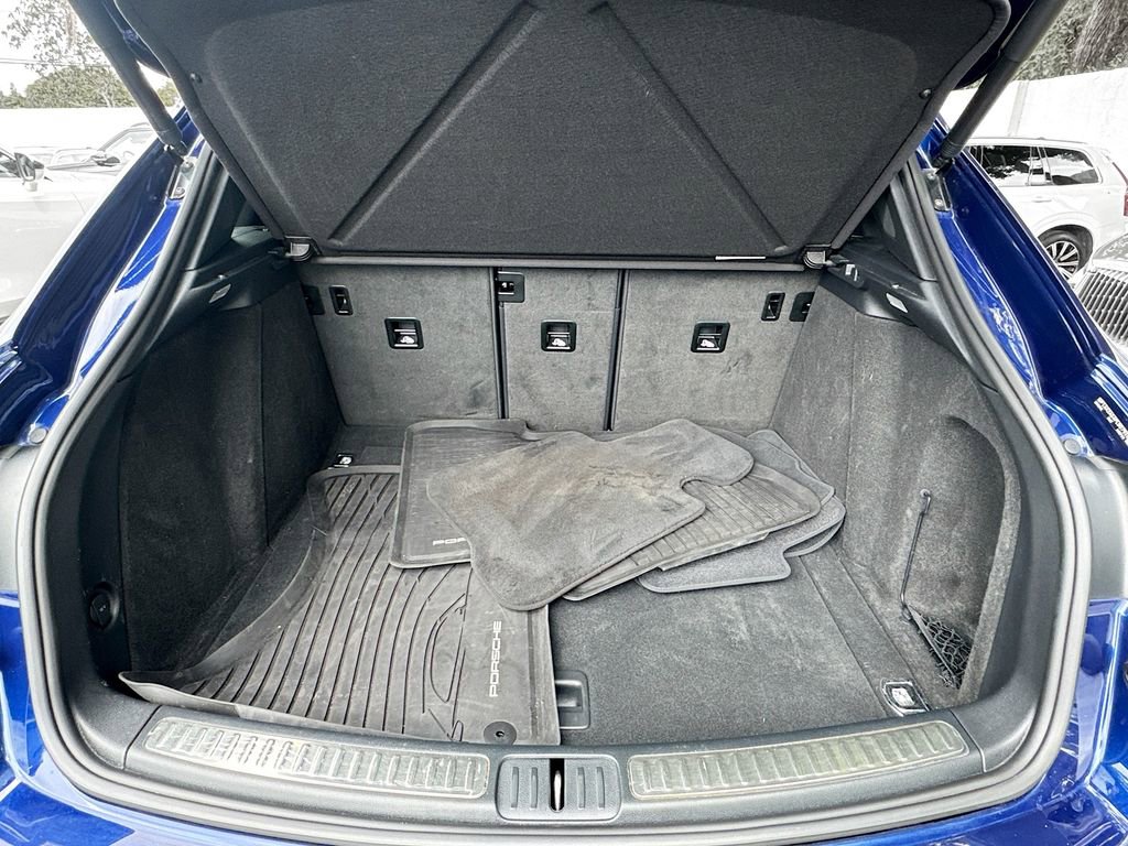 Used 2023 Porsche Macan image 28